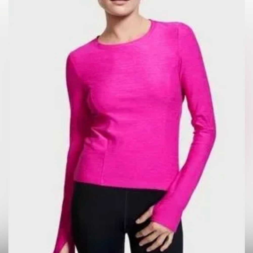 Victorias Secret Medium On Point Flow Top
